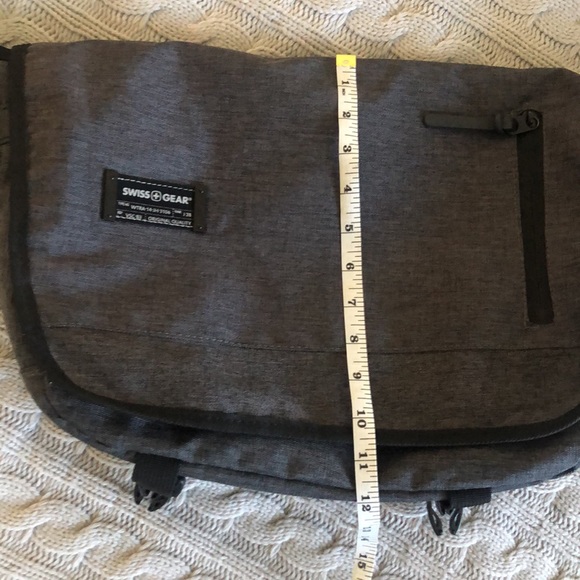 Swiss Gear Crossbody Messenger Bag for laptop/books - Heather grey & black - Picture 15 of 16